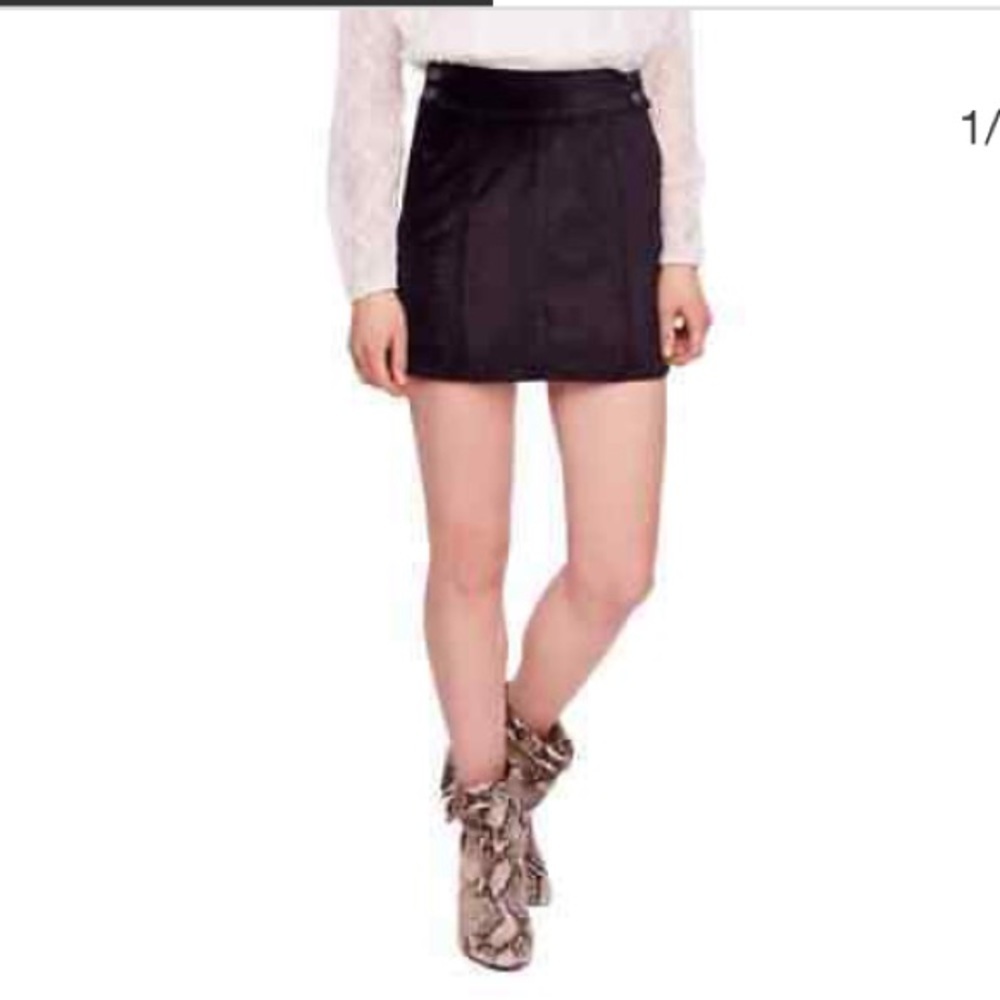 Free People black velveteen mini skirt size 30 (US 10)